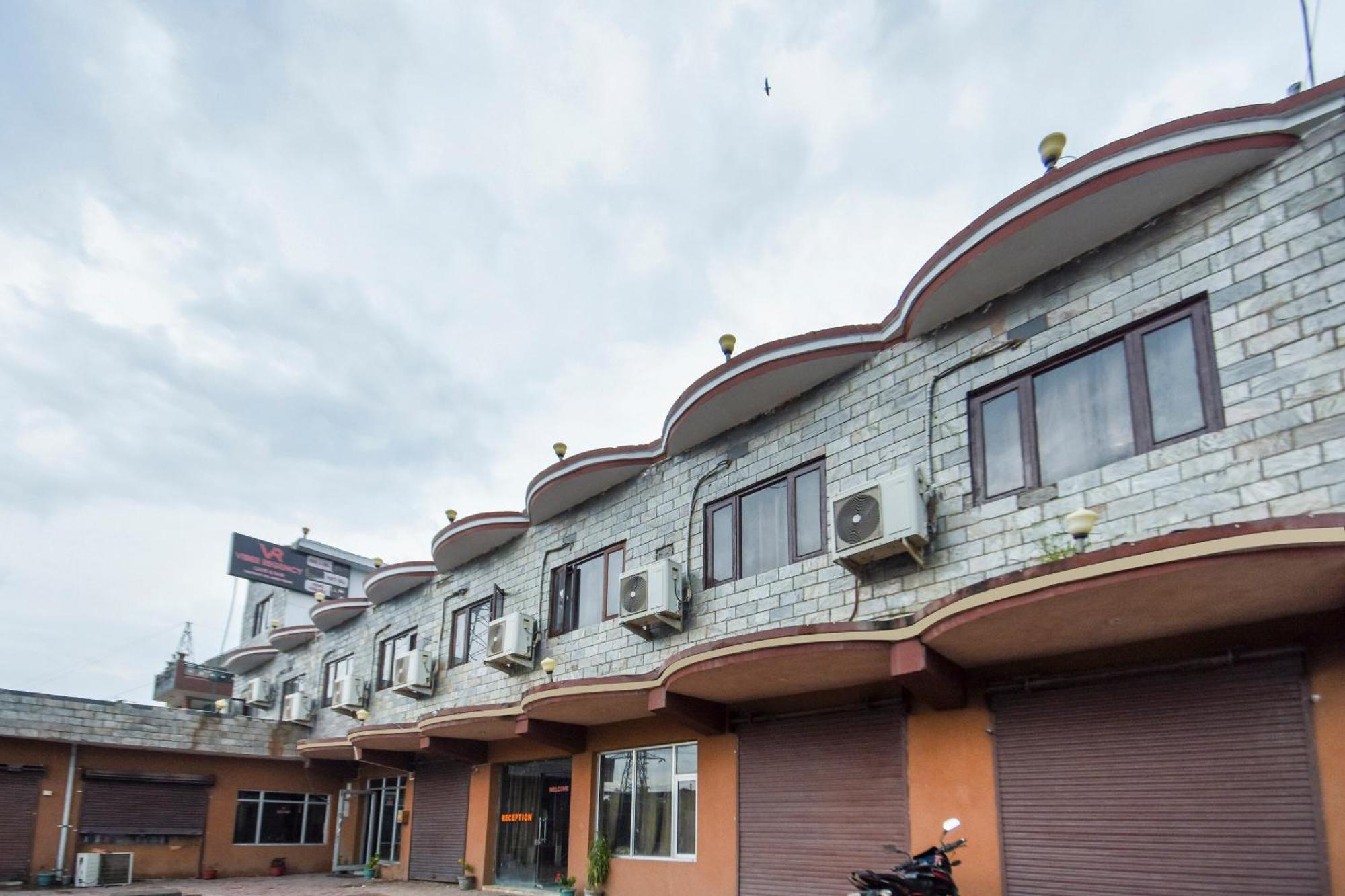 OYO 47040 Vibes Hotel Nālāgarh Exterior foto